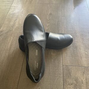 Clarks Kayleigh Loafers Slip On Comfort Black Leather Flats Women’s 9M/40 career